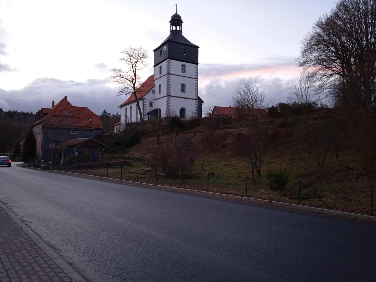 Hotel & Restaurant Zum Adlersberg Schleusingen Exterior photo
